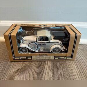 ERTL Collectibles 1930 Ford Model A Roadster Die Cast Model Car NIB